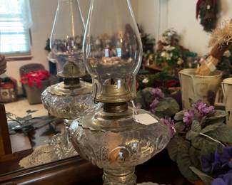 love this Early American Patterned Glass Kerosen or oil lamp approx 20" Tall