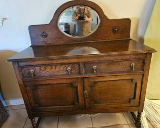 Vintage sideboard w/mirror 
