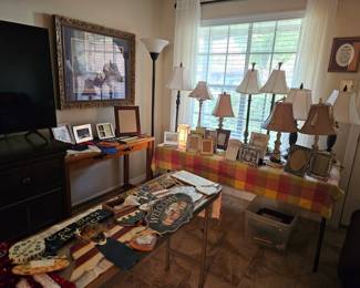 Lamps and picture frames 