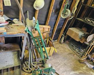 Pipe bender for wide diameter pipe 