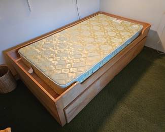 Trundle bed/solid wood.