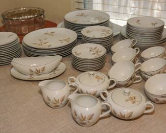 Royal Court Shelley dinnerware