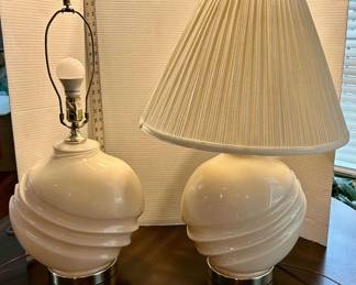 2pc White Lamps (1 Missing Shade)