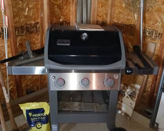 Weber 3 Burner Gas Grill.