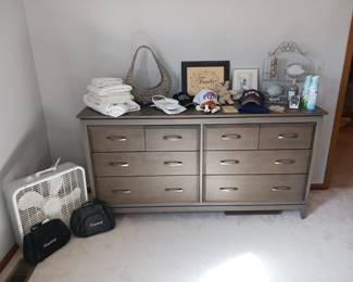 New Vermeulen of Jackson Dresser! Beautifully Made! Excellent Quality!