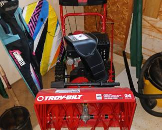 Troybilt 2410 Snowblower! Like Brand New!