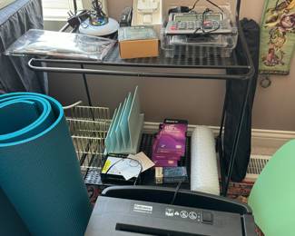 Paper shredder / office supplies 
