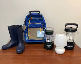 Lot 4366 Rayovac  Luminator Dorcy Camping Lanterns  Motion Activated Sensor Light Lamp  Womens Size 8 Rainboots  Eastsport Roling Backpack