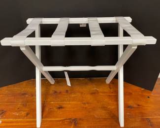 Lot 4377 White Luggage Rack