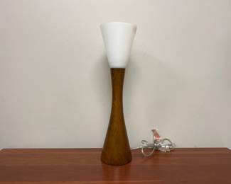 Lot 4317 Retro MCM Style Table Lamp