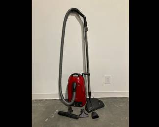 Lot 9962 Miele Flamenco II Vacuum Cleaner S251i