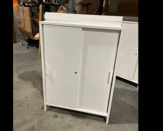 Lot 4385 White Metal Storage Cabinet w 4 Shelves