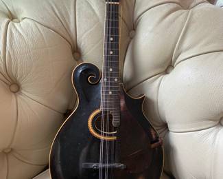 1909 The Gibson Mandolin with the Original Case