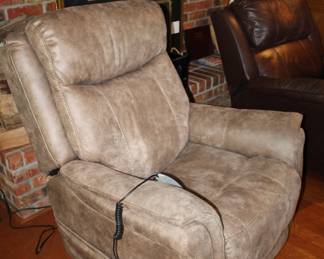like-new lift chair/power recliner/massage