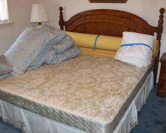 king Thomasville bed