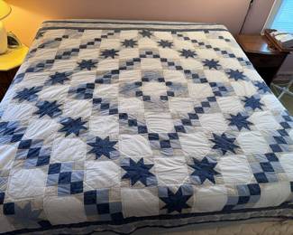 High quality, clean and well made bedspread and quilts, multiple sizes!