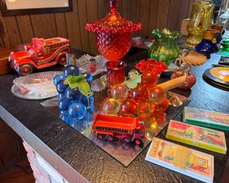 Mid-century lucite grapes, vintage Viking yesteryear candy dish