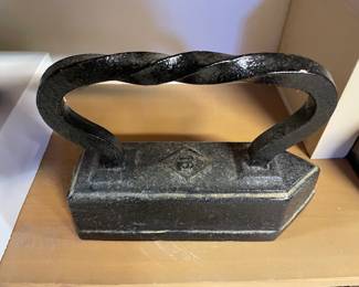 Antique Cast Iron Iron 16Lb