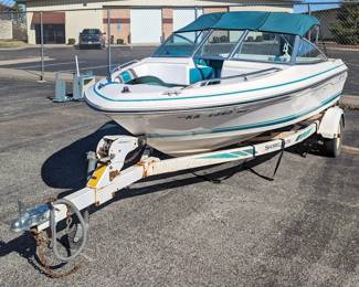 1990 Sea Ray 160 Bowrider 16' Power Boat And Cover, With Mercury 115 Outboard Motor, On 18' ShoreLander XT Trailer