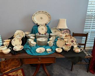 Beautiful vintage china set and individual collector's plates