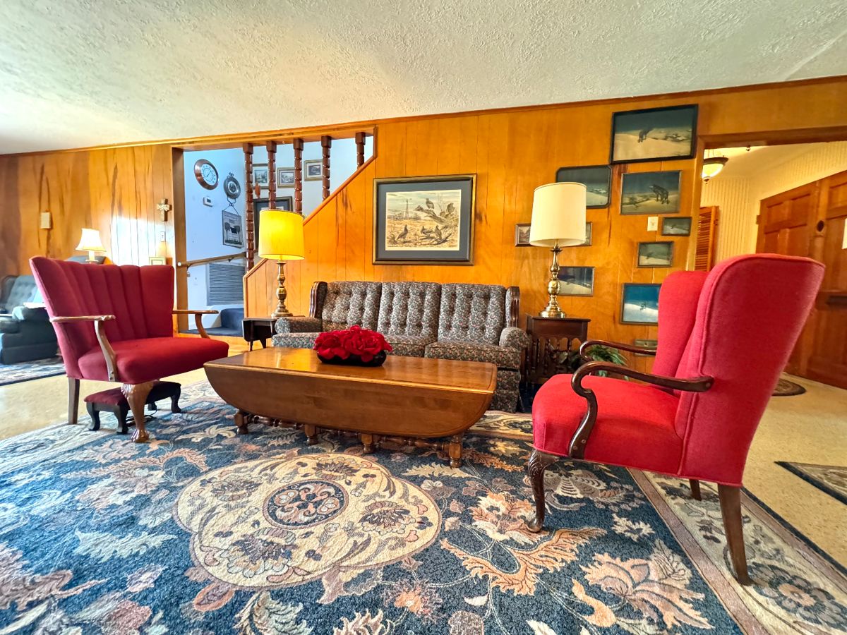 Ol’ Fashion Estate Sale Packed! in Houston, TX starts on 4/5/2024