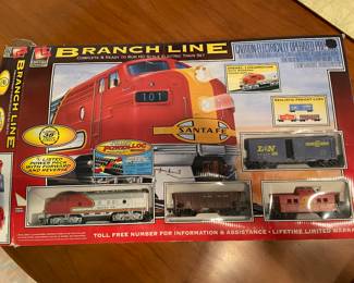 HO Gauge train cars and accessories
