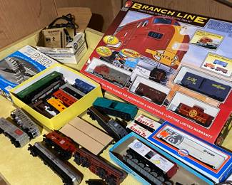 HO Gauge train cars and accessories