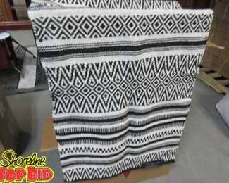 New French Collection Handwoven Cotton Accent Rug