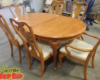 S. Bent Bros Solid Oak Dining Room Table Set, 6 Chairs with 2 Leafs, Has table top protectors