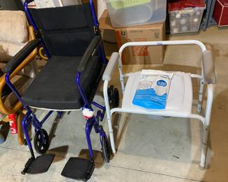 Light Weight Wheel Chair (250 lb capacity)