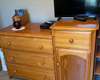 Shaker Dresser with a Cabinet