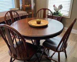 Solid Wood Round Kitchen Table with 4 Chairs