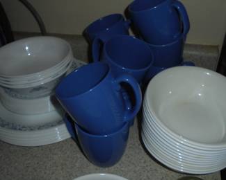 Correll dishes 8 place setting