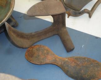 2 vintage iron shoe cobblers  