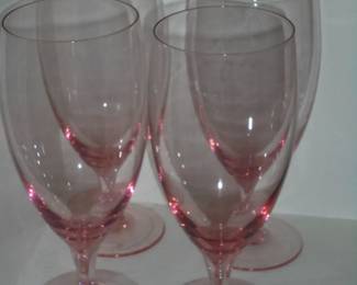4 pink stemmed glasses