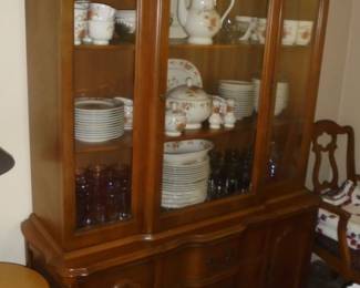 Complete Maple furniture set: Hutch w/2 doors & 3 drawers