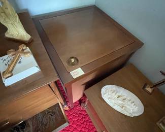 . . . Drexel Counterpoint cedar chest