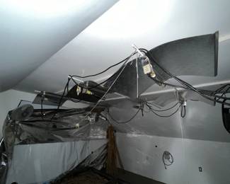 Huge Hydroponic indoor growing setup, lights etc. All the bells and whistles