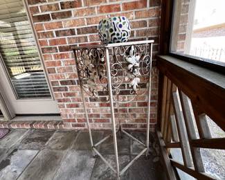 Outdoor plant stand