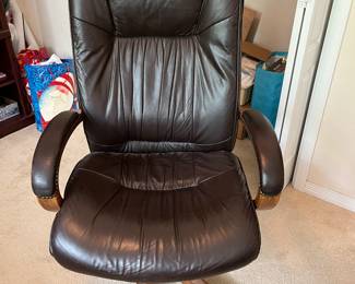 $60 Desk chair leather and wood 28W x 22D x 48H some Arm scuffs