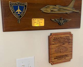 $60 set plaque USMC with airplane