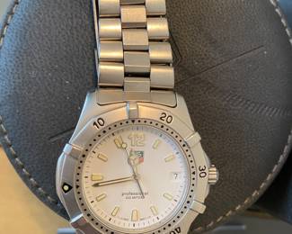 $200 TAG Heuer quartz watch stainless steel in box with paperwork