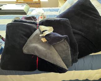$90 UGG blanket and pillow Navy