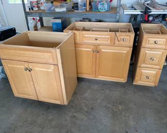 #64 - $400 - Maple Kitchen Cabinets  Center piece 36"Lx22"Wx32.5"H - 27"L, 3 Drawer 12"W