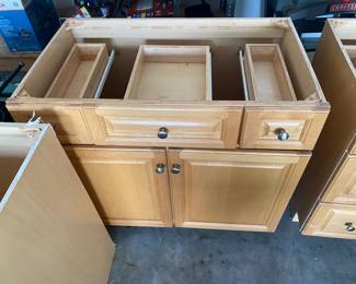 #64 - $400 - Maple Kitchen Cabinets  Center piece 36"Lx22"Wx32.5"H -27"L, 3 Drawer 12"W