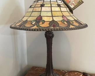 #10 - $100 - Stained Glass Lamp Dale Tiffany California. 23"Hx16"W