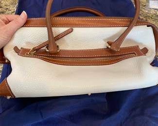 #97- $75 - Dooney & bourke purse very good condition 