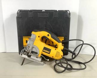 NIAB219 DeWalt VS Orbital Jig Saw Model# DW331 with a 1" stroke. Comes with its original case. Was tested and works
