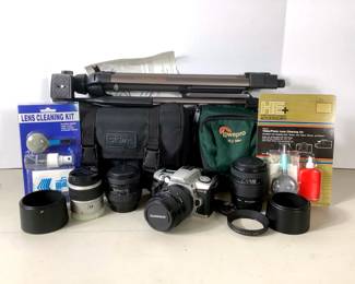 NIAB211 Minolta Maxxum 5 Camera And Accessories Minolta Maxxum 5 35mm camera with a Quantaray Multi-coated 28-80mm lens, Minolta AF Zoom 28-80mm, Sigma DL Zoom 35-80mm multi-coated and Sigma UC Zoom 70-210mm multi-coated lens
