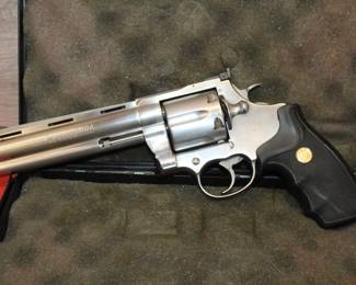 Colt Anaconda 44 magnum 6" barrel Revolver SN MM15409 stainless trigger worked & its ported & 2 speed loaders  **ATF LAWS APPLY**
